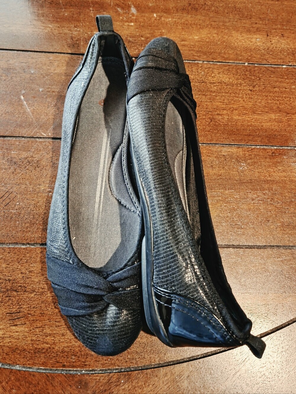 DKNY Women's Black Sparkle/Patent Trim Ballet Flats w/Fabric Accent Sze 8.5M